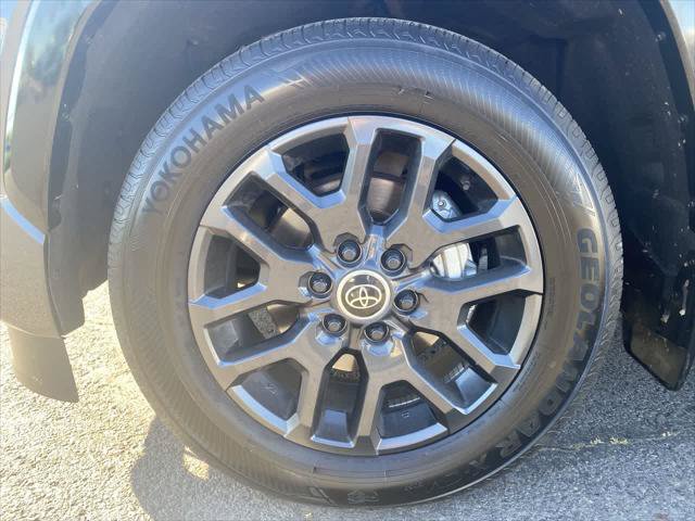 Certified 2024 Toyota Sequoia Platinum AWD/4WD image 10