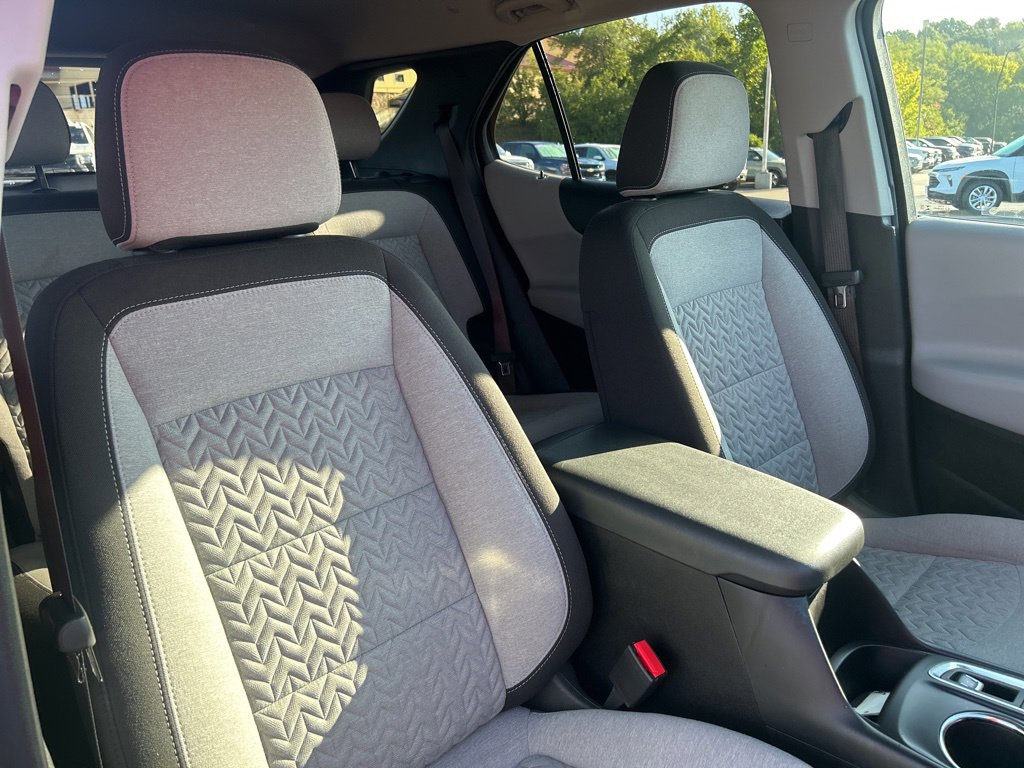 Used 2022 Chevrolet Equinox LS image 46