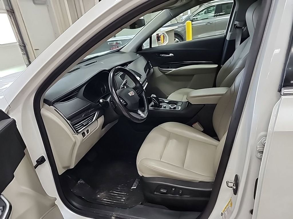 Used 2019 Cadillac XT4 Luxury w/ Trailering Package image 5