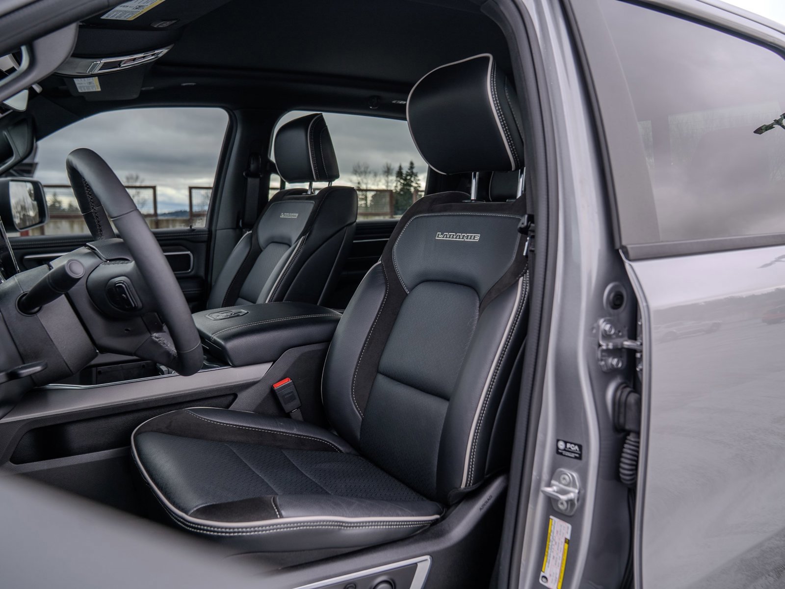 Used 2025 RAM 1500 Laramie w/ Night Edition image 17