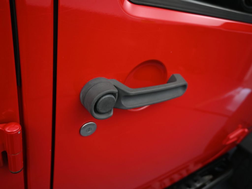 Used 2014 Jeep Wrangler Unlimited Rubicon image 45