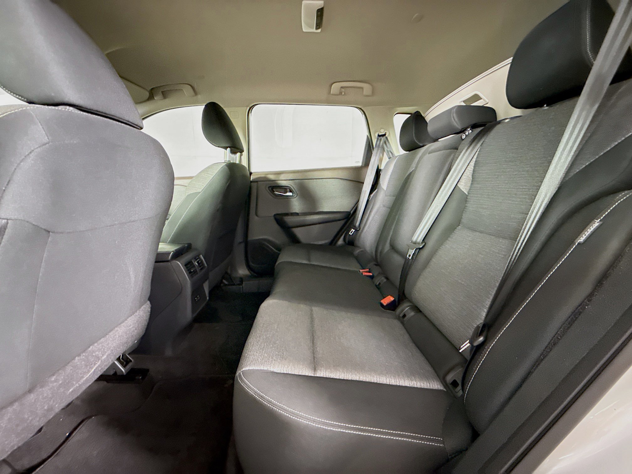 Used 2023 Nissan Rogue SV FWD image 27