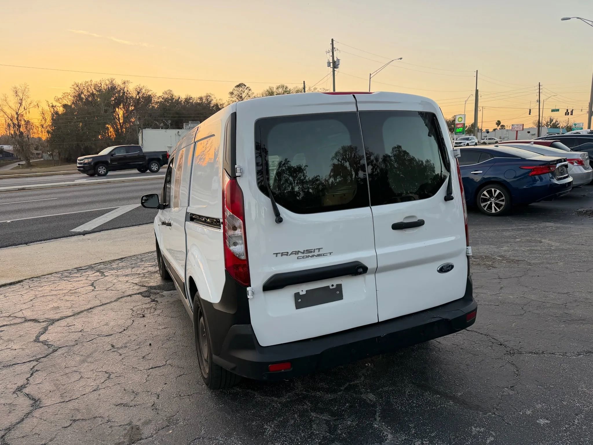 Used 2020 Ford Transit Connect XL image 8