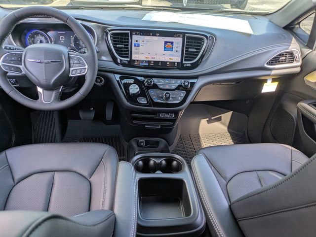 New 2025 Chrysler Pacifica Select image 29