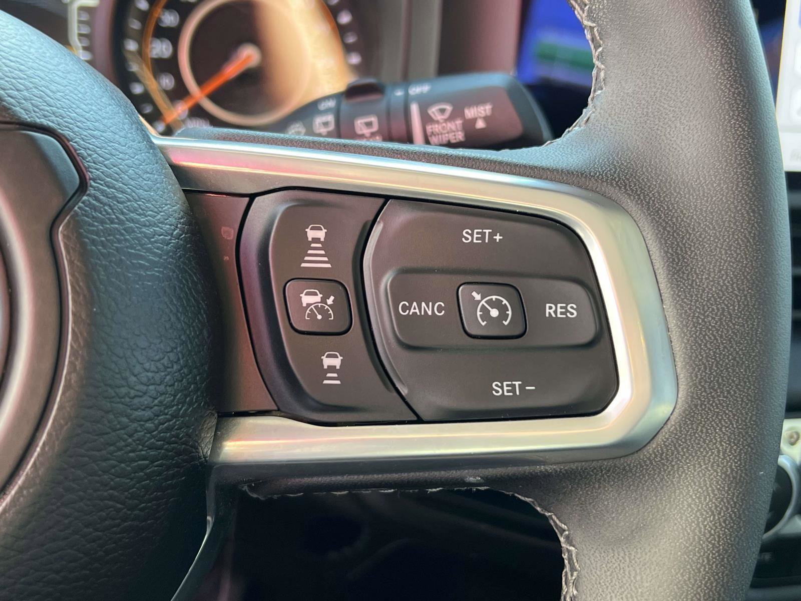 Used 2025 Jeep Wrangler Sahara image 22