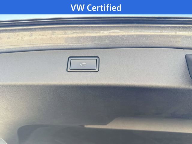 Used 2025 Volkswagen Tiguan SE image 30