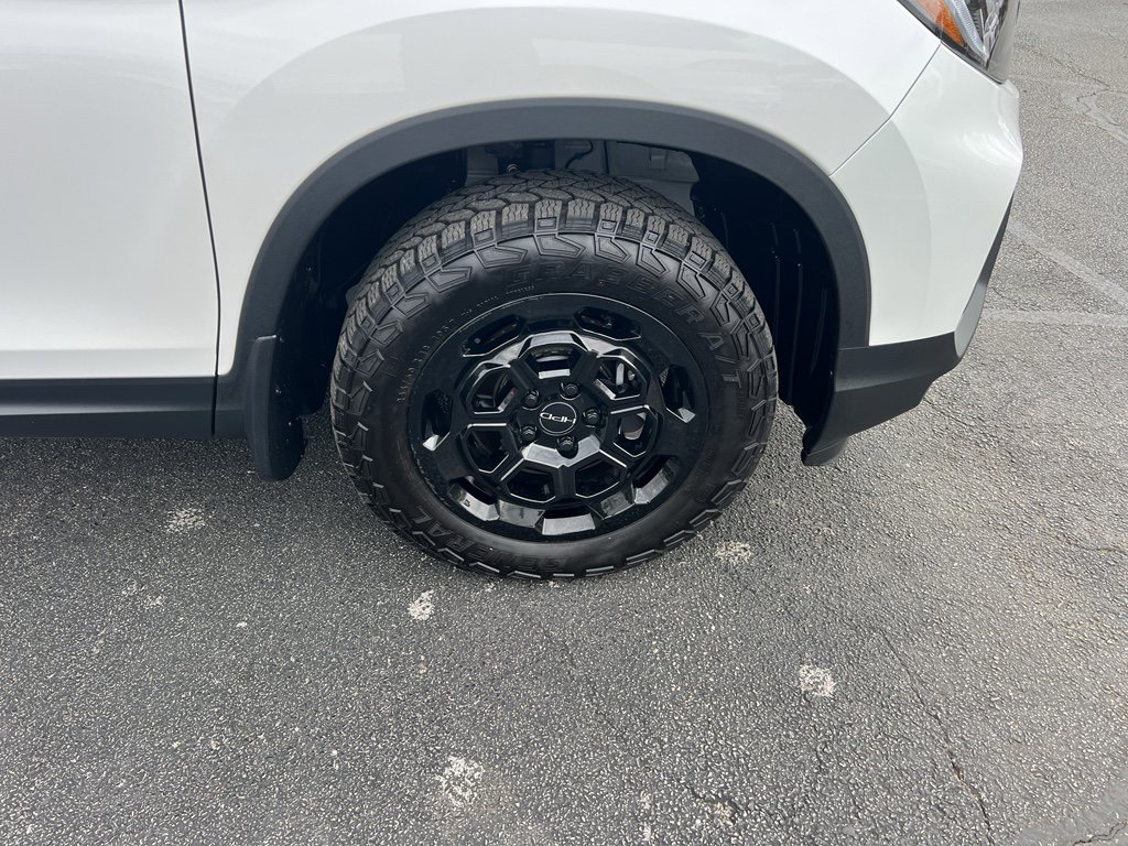 Certified 2025 Honda Ridgeline TrailSport+ image 11