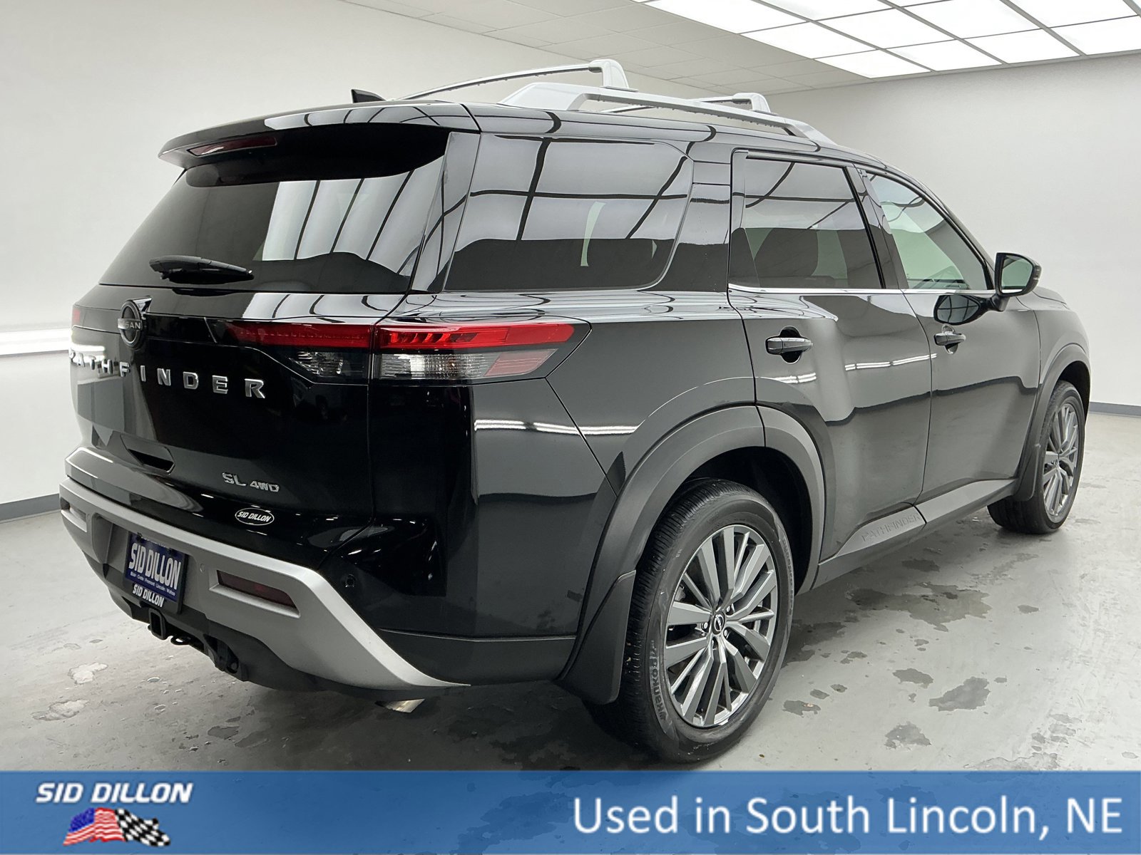 Used 2025 Nissan Pathfinder SL w/ SL Premium Package image 4
