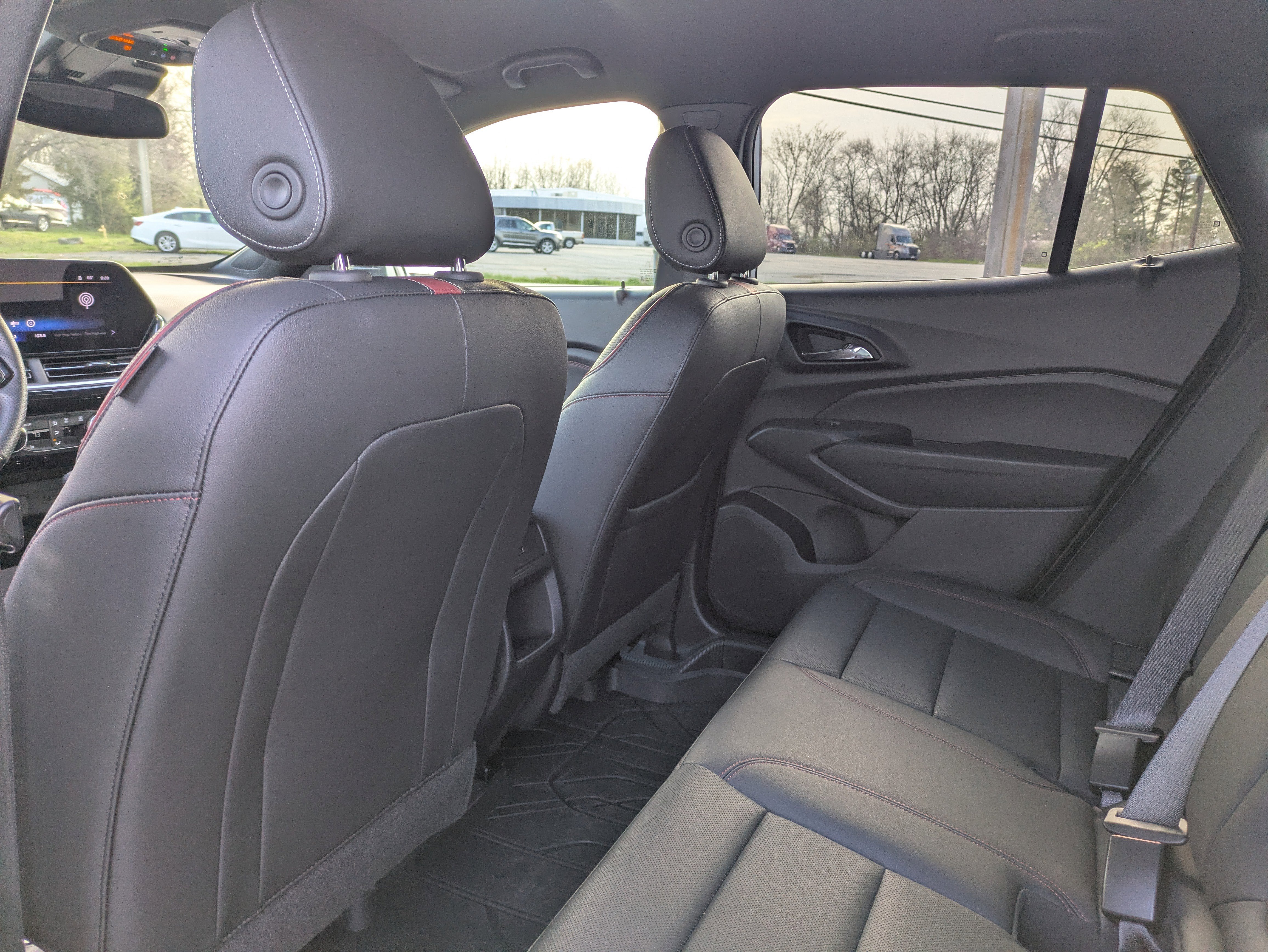 Used 2025 Chevrolet Trax RS w/ Driver Confidence Package image 10