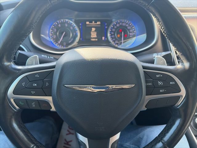 Used 2017 Chrysler 200 Limited Platinum w/ Comfort & Convenience Group FWD image 17