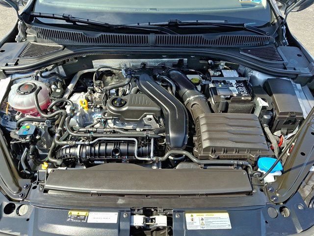 Certified 2025 Volkswagen Jetta SE FWD image 33