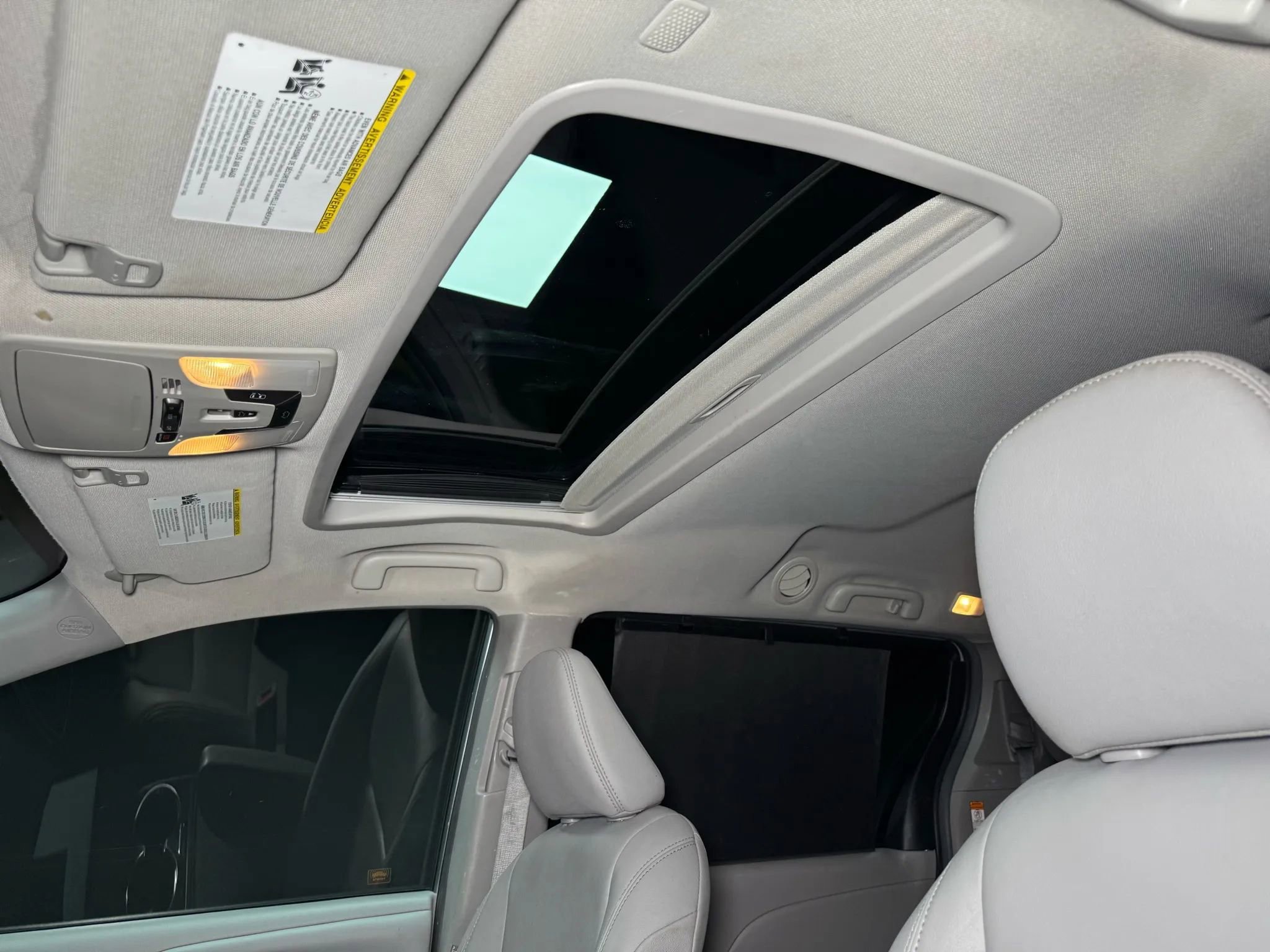Used 2019 Toyota Sienna XLE FWD image 37