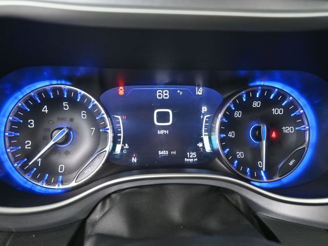 Used 2022 Chrysler Pacifica Touring-L w/ Uconnect Theater Family Group image 34