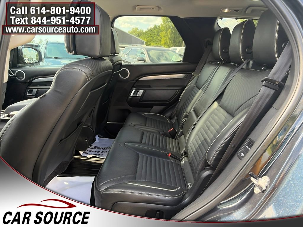 Used 2017 Land Rover Discovery First Edition AWD/4WD image 29