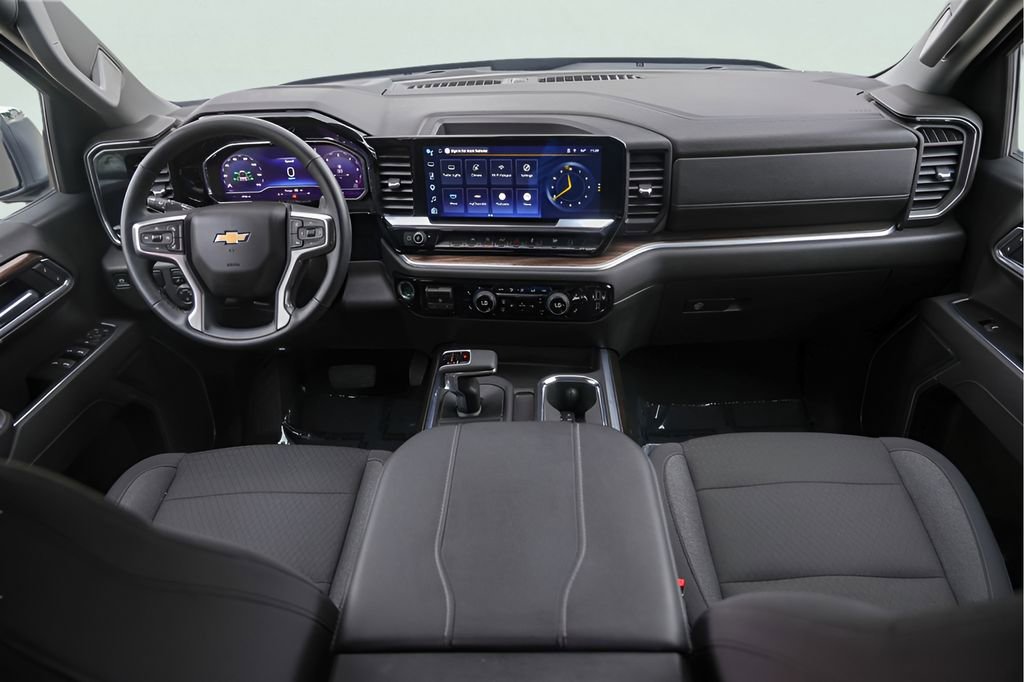 Used 2025 Chevrolet Silverado 1500 LT RWD image 29
