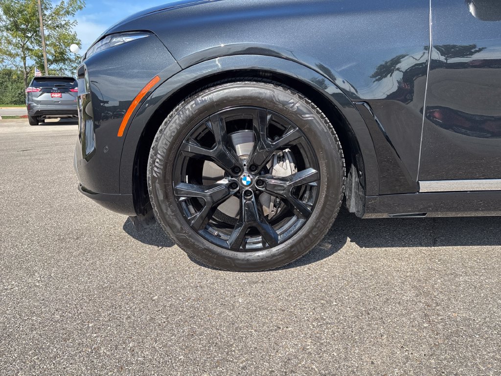 Used 2025 BMW X7 xDrive40i w/ Parking Assistance Package AWD/4WD image 29