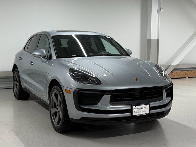 Certified 2024 Porsche Macan image 10