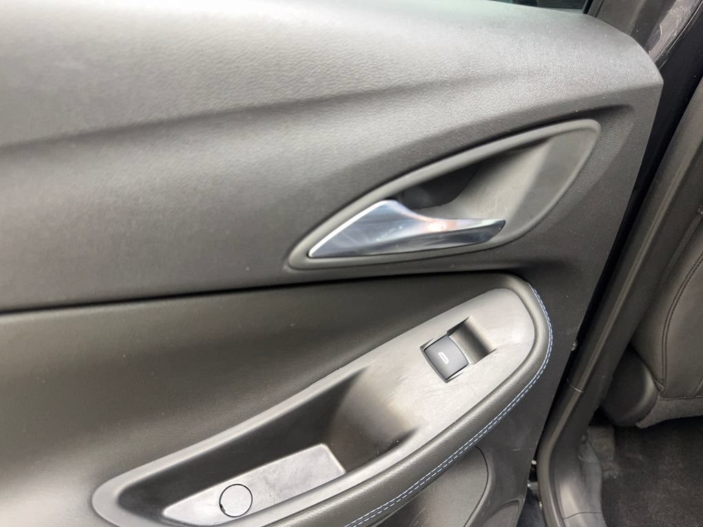 Used 2025 Buick Encore GX Sport Touring w/ Comfort Package FWD image 39