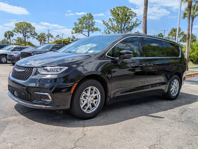 New 2026 Chrysler Pacifica Select FWD image 6