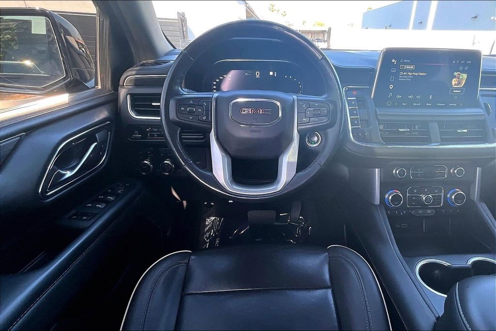 Used 2022 GMC Yukon SLT w/ SLT Premium Package image 7