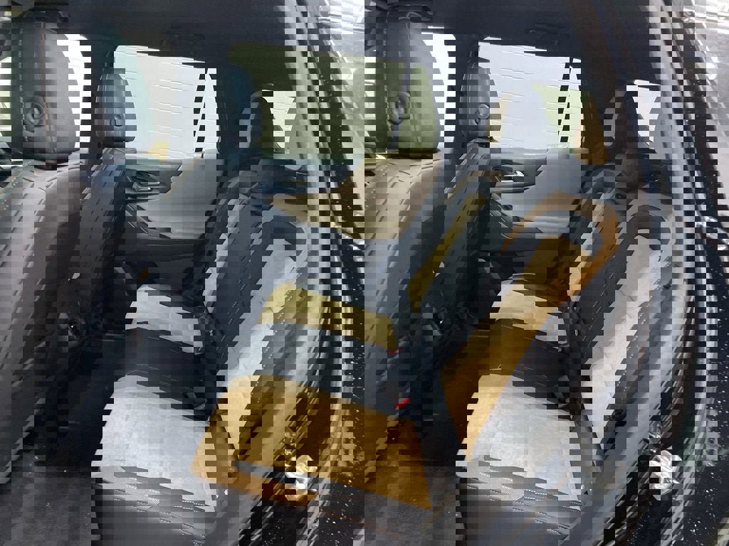 New 2025 Chevrolet Equinox ACTIV w/ Safety and Technology Package image 16