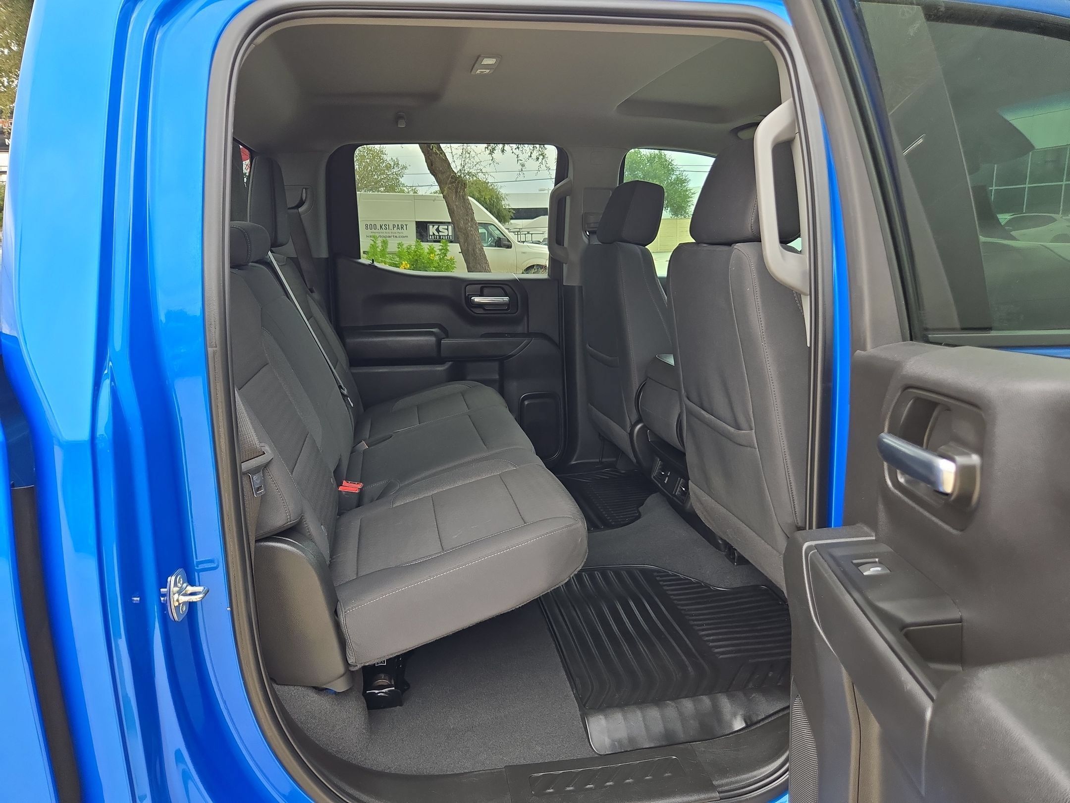 Certified 2025 Chevrolet Silverado 1500 Custom w/ Turbomax Blackout Package AWD/4WD image 22