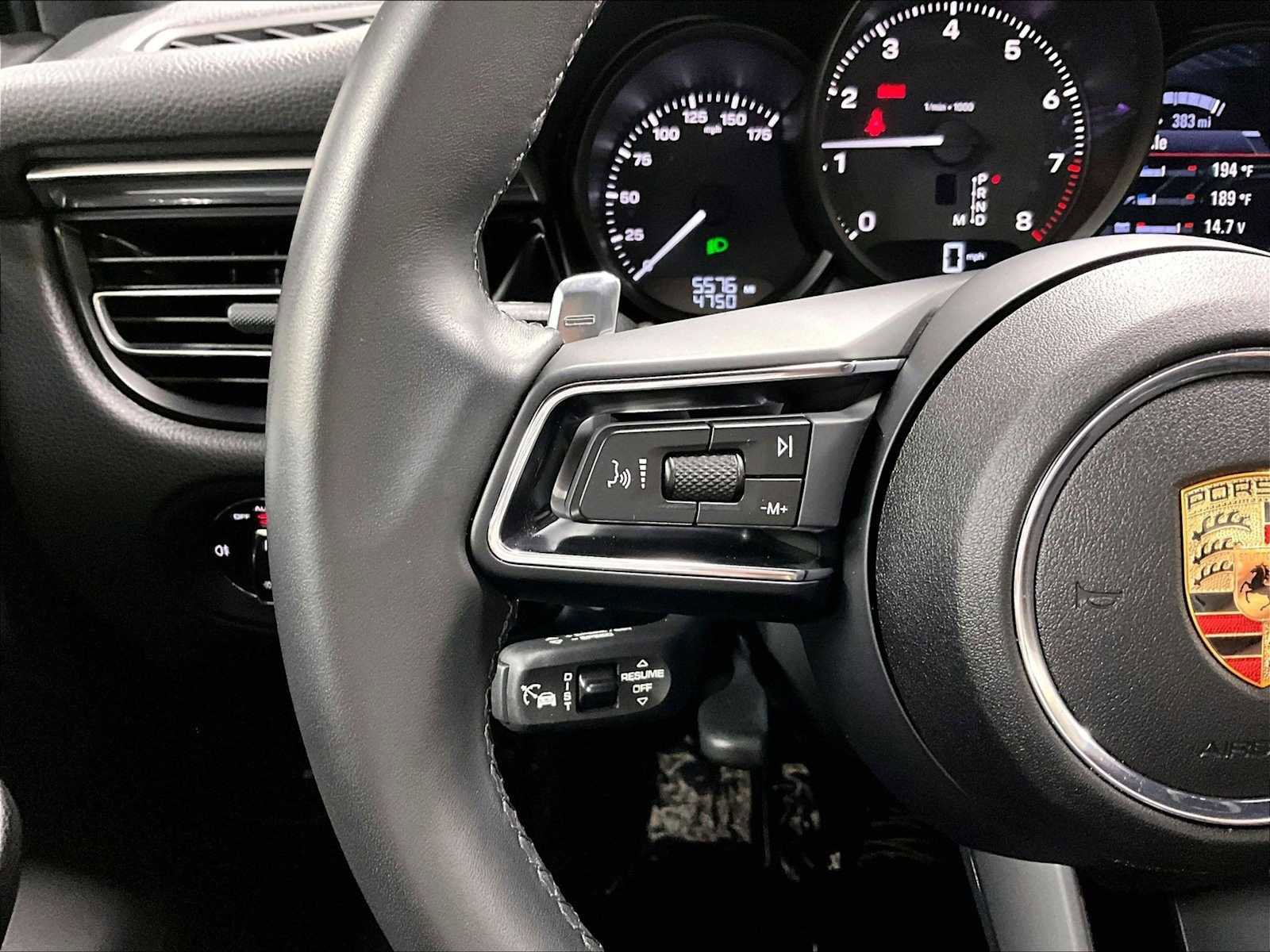 Used 2025 Porsche Macan image 22