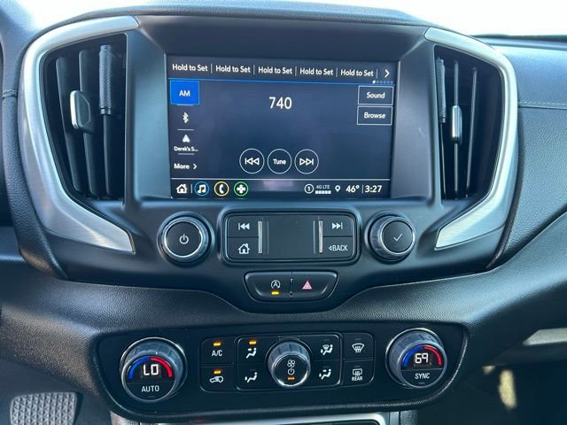 Used 2024 GMC Terrain SLT image 17