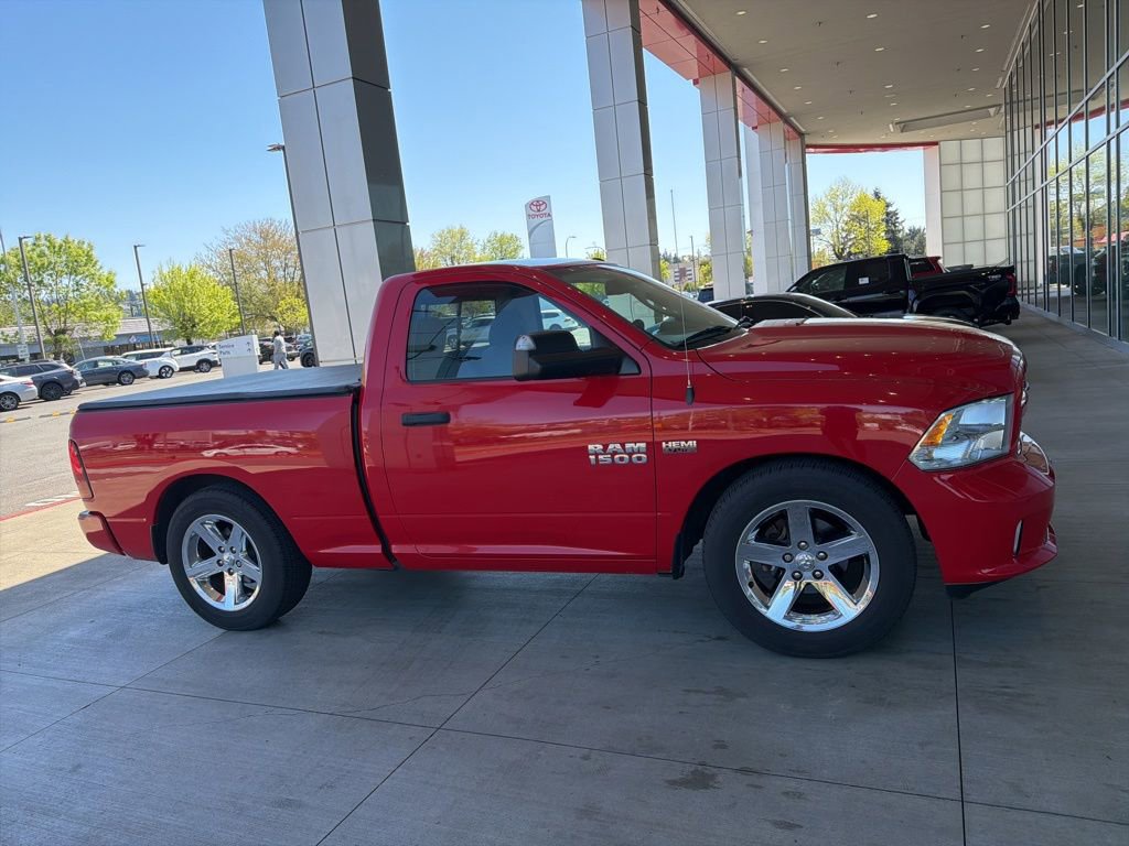 Used 2016 RAM 1500 Express RWD image 1