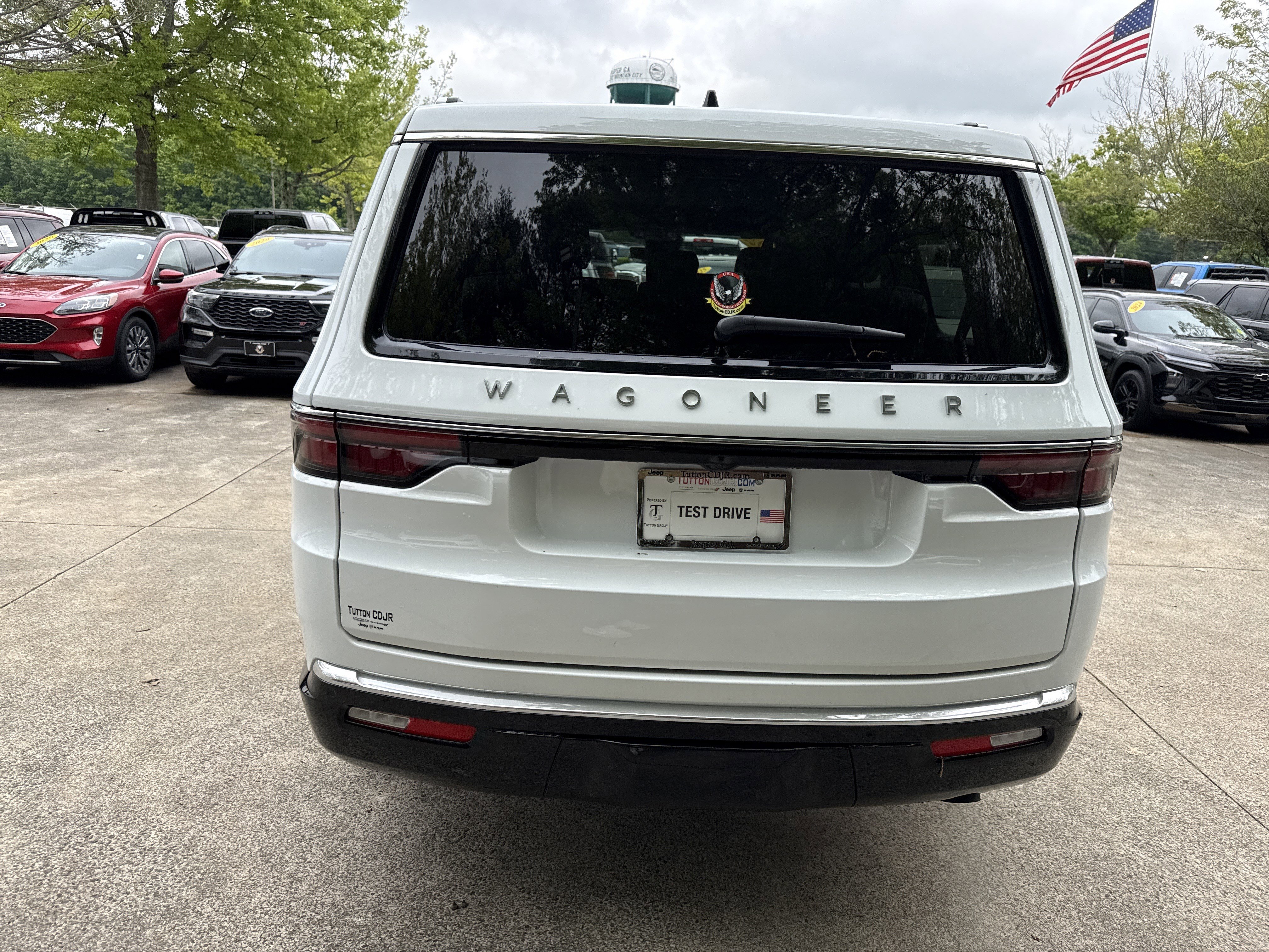 Used 2025 Jeep Wagoneer 4WD image 6