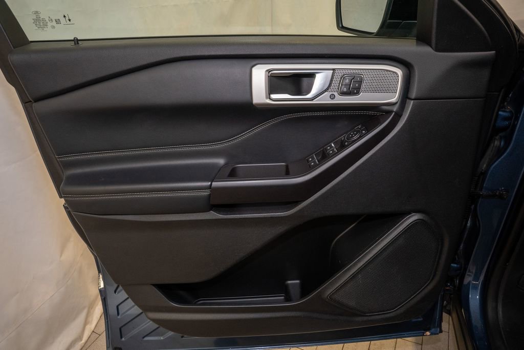 Used 2020 Ford Explorer Limited w/ Class III Trailer Tow Package image 14