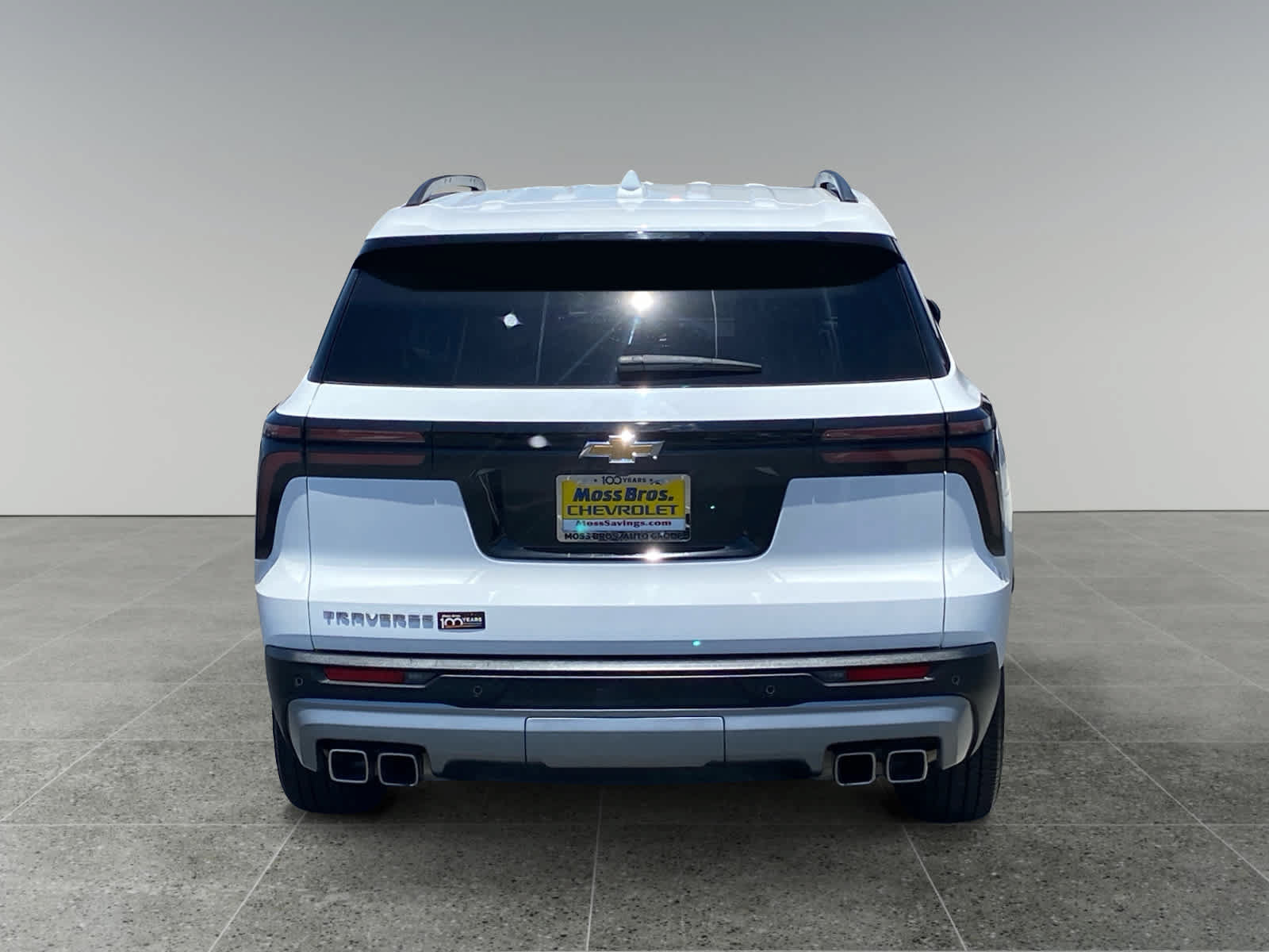 Used 2025 Chevrolet Traverse LT FWD image 4