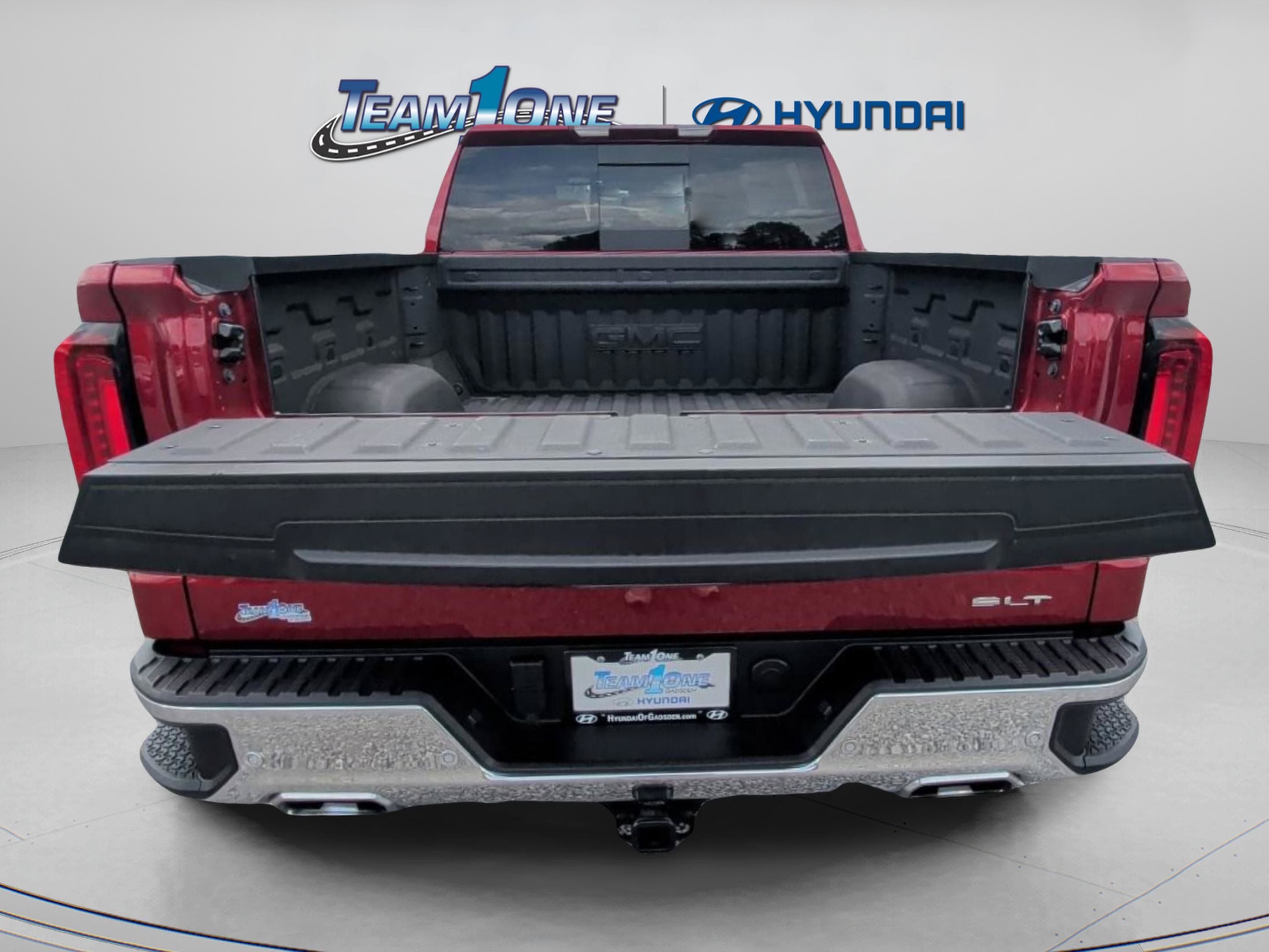 Used 2025 GMC Sierra 1500 SLT w/ SLT Premium Plus Package AWD/4WD image 15