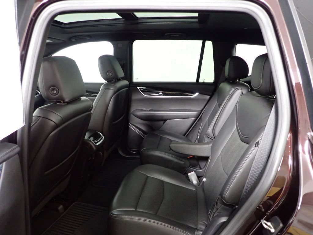 Used 2020 Cadillac XT6 Premium Luxury FWD image 36