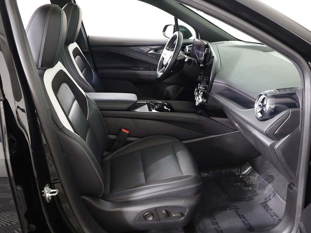 Used 2024 Chevrolet Blazer EV LT AWD/4WD image 35
