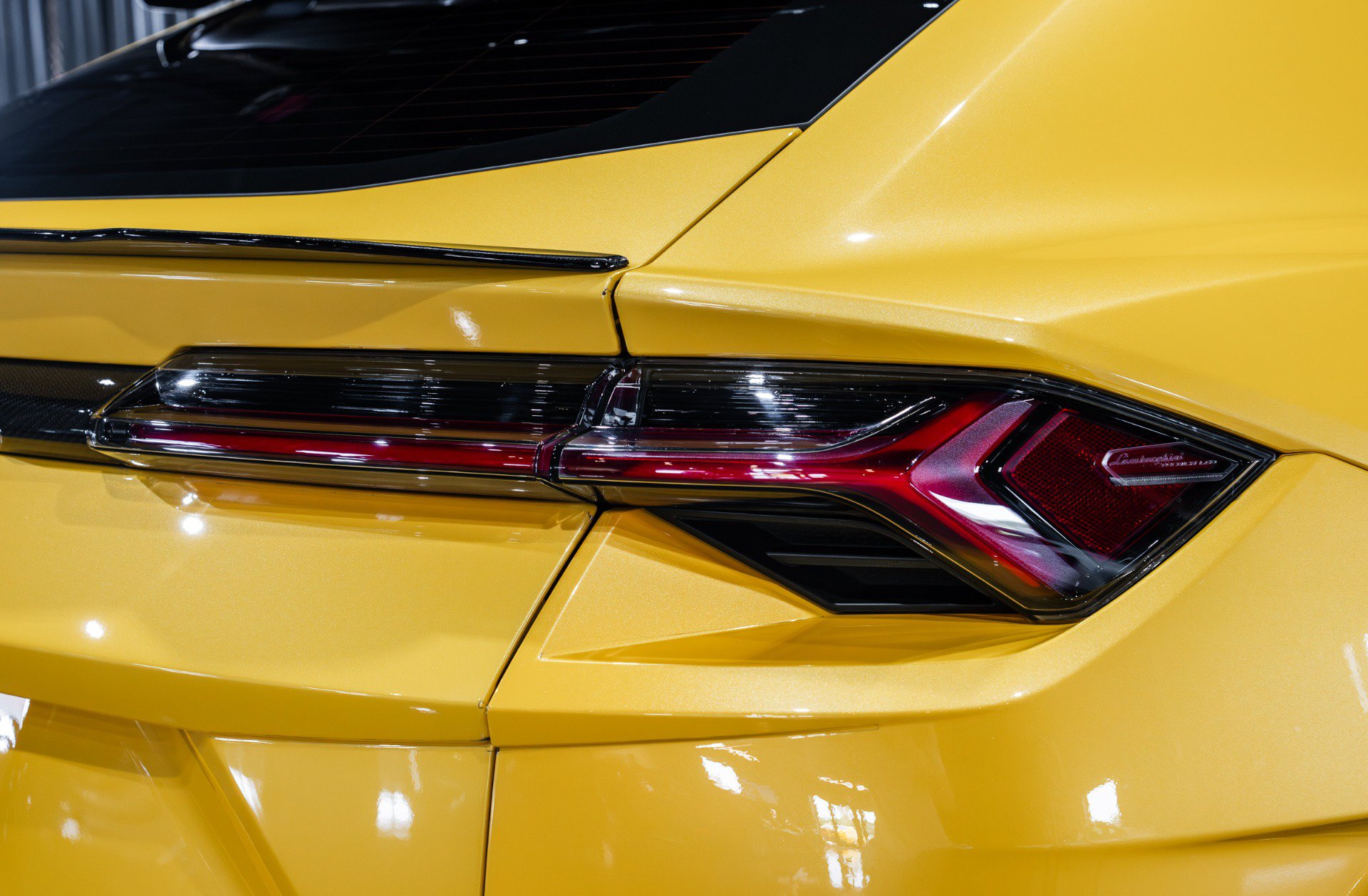 Used 2024 Lamborghini Urus Performante AWD/4WD image 27
