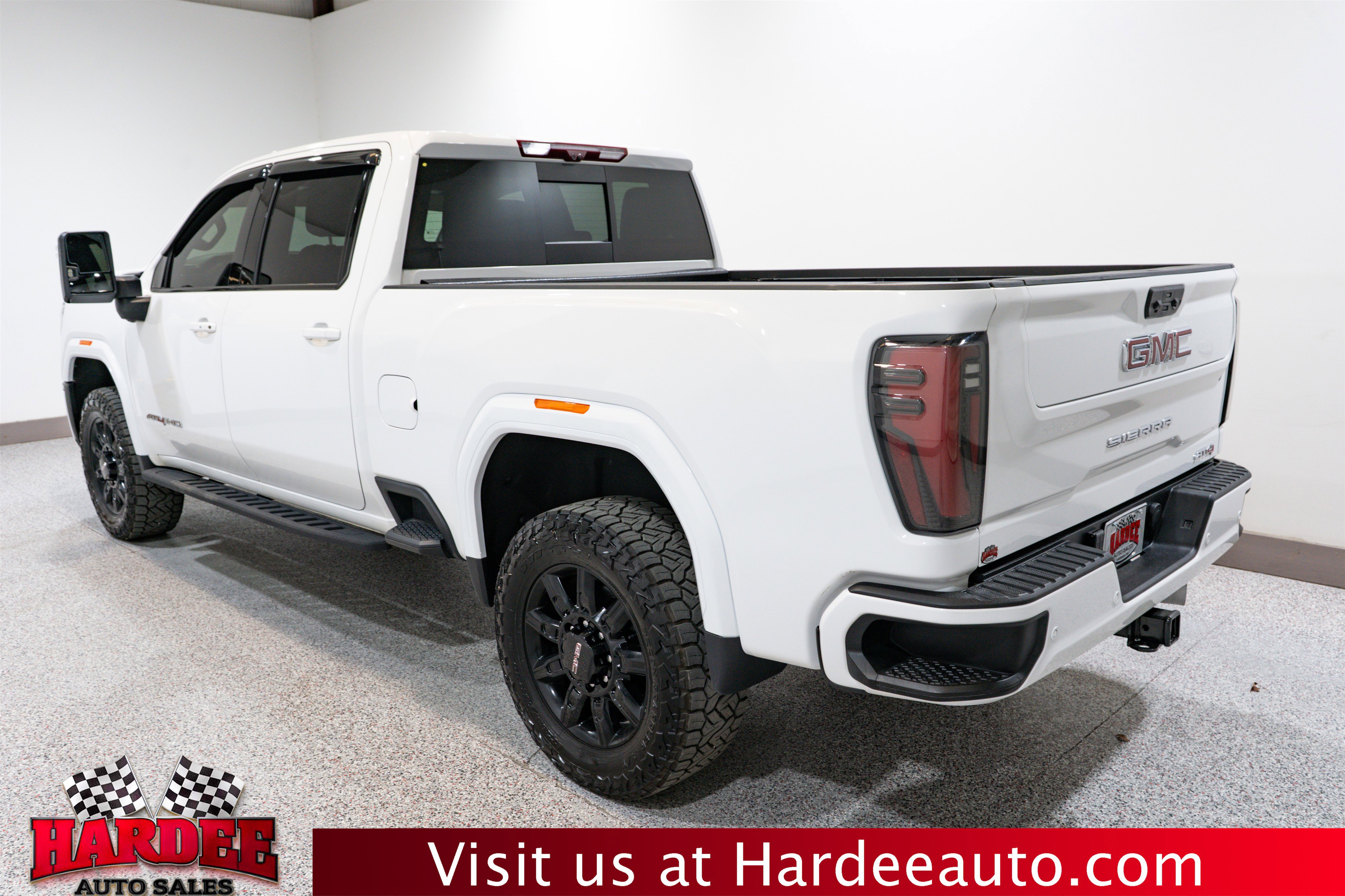 Used 2024 GMC Sierra 2500 AT4 w/ AT4 Premium Plus Package image 3