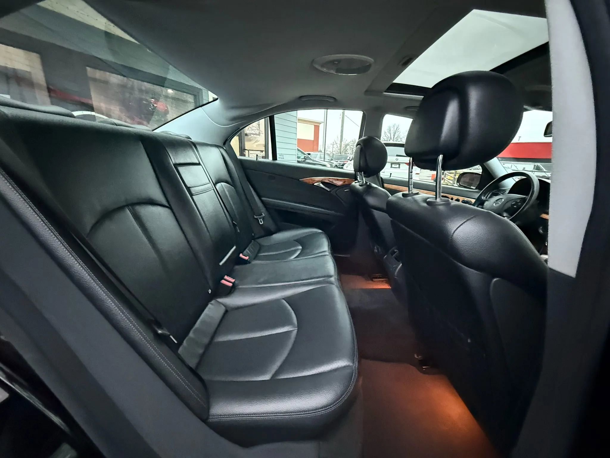 Used 2006 Mercedes-Benz E 350 4MATIC Sedan image 25