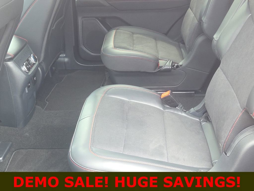 Used 2025 Ford Explorer ST image 14