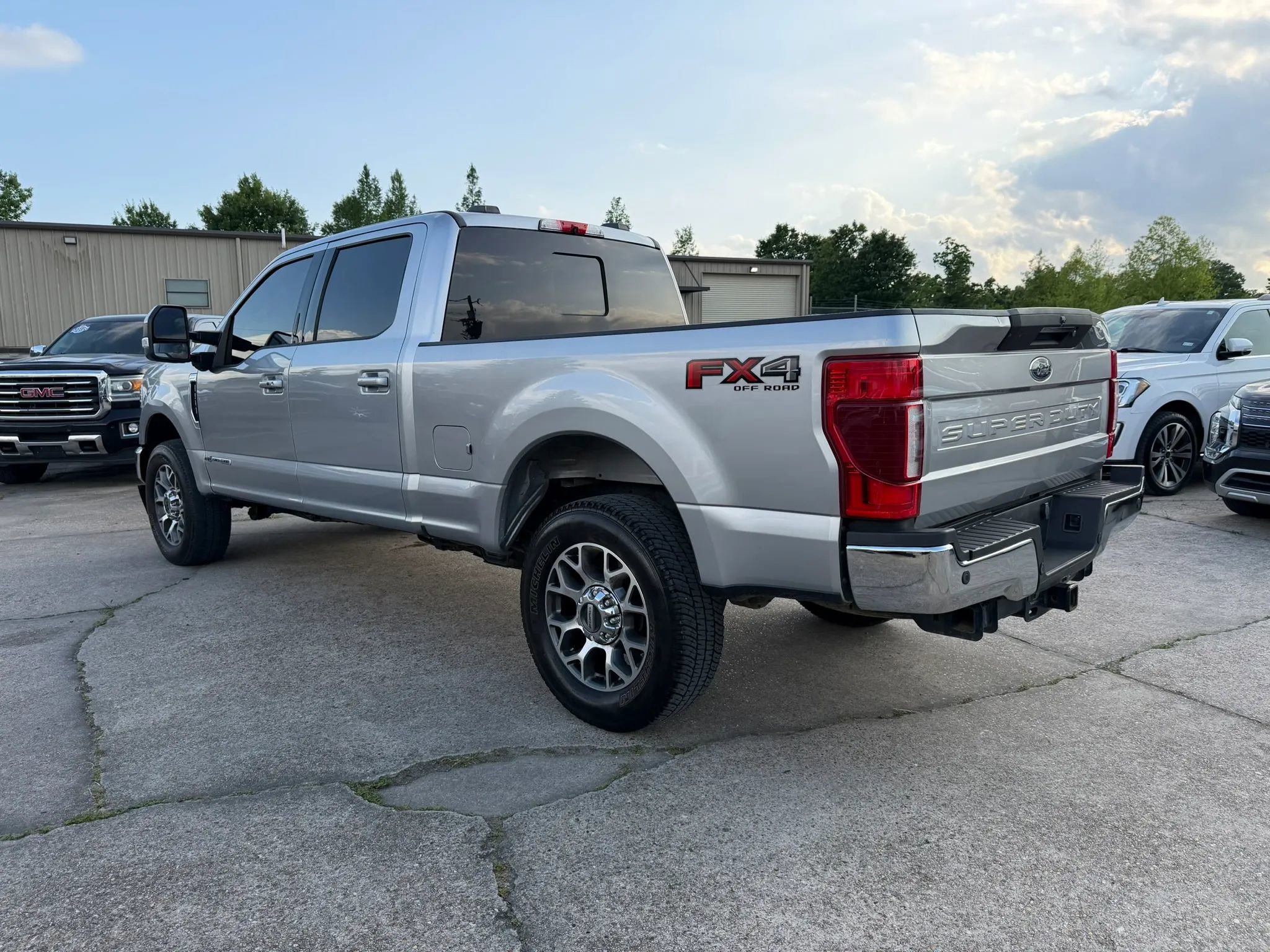 Used 2020 Ford F250 Lariat w/ Lariat Ultimate Package AWD/4WD image 3