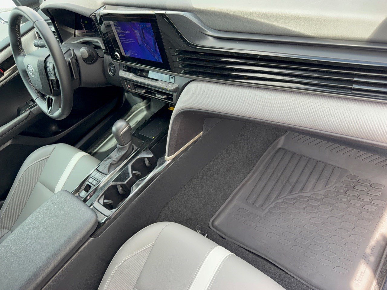 Certified 2025 Toyota Camry SE FWD image 31
