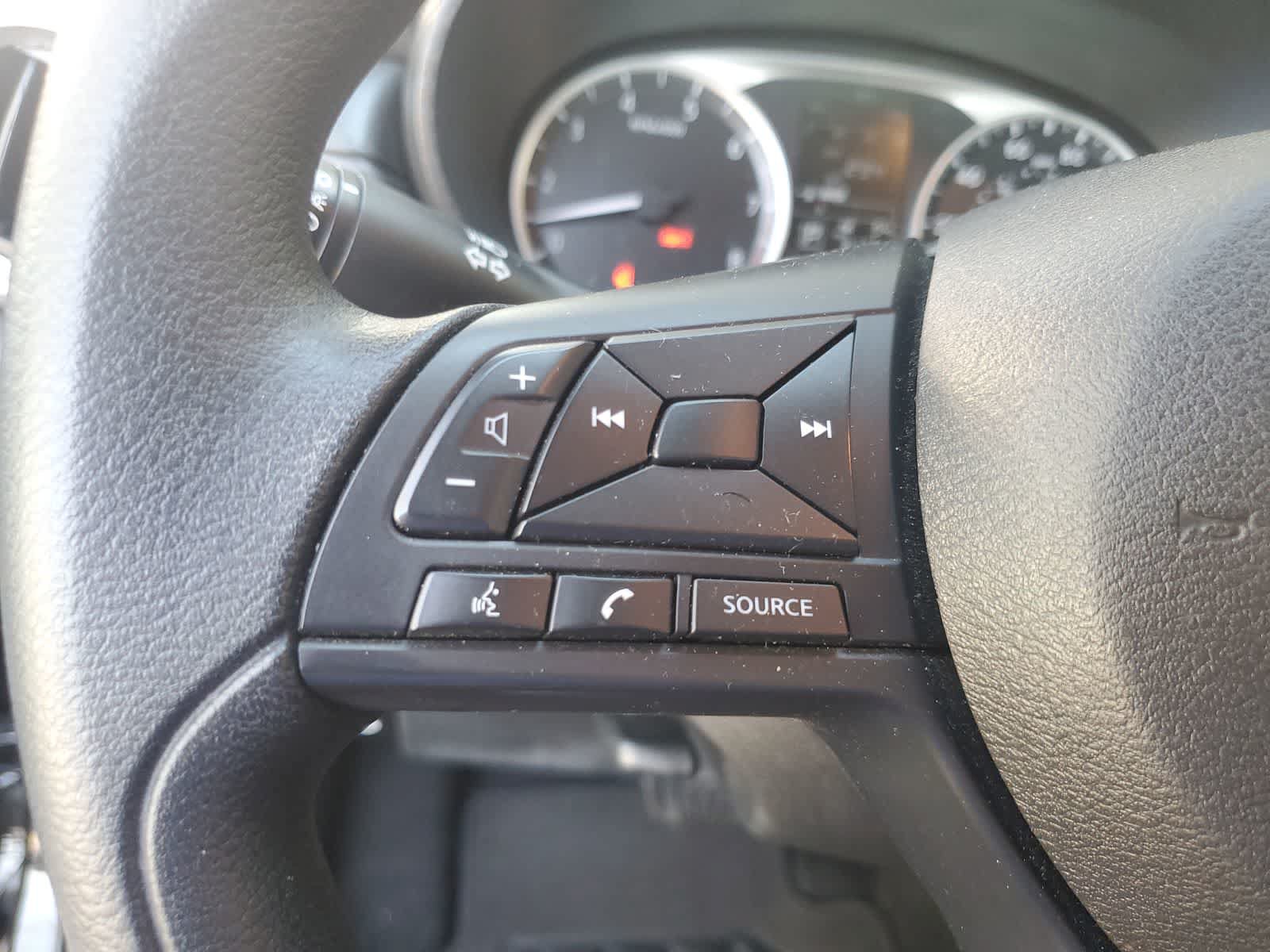 Used 2025 Nissan Versa S FWD image 19
