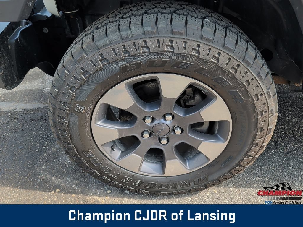 Used 2018 Jeep Wrangler Unlimited Sahara AWD/4WD image 27