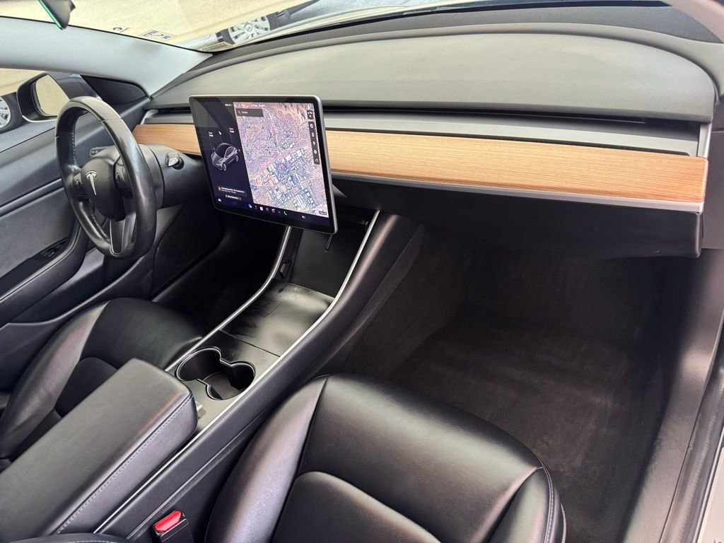 Used 2018 Tesla Model 3 Long Range image 14