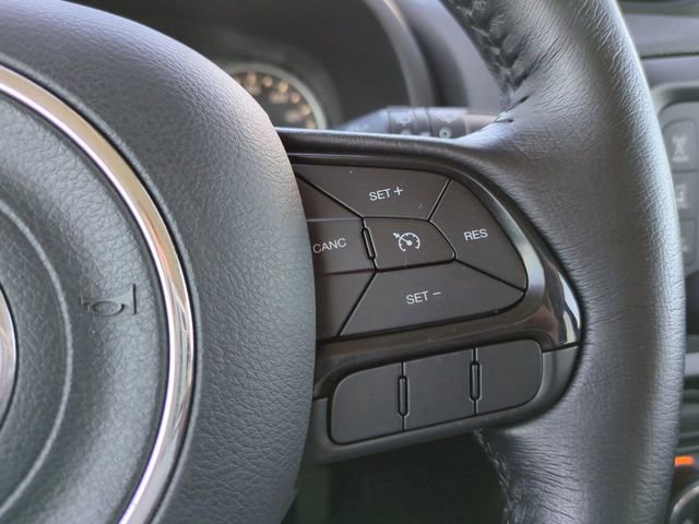 Used 2017 Jeep Renegade Altitude FWD image 24