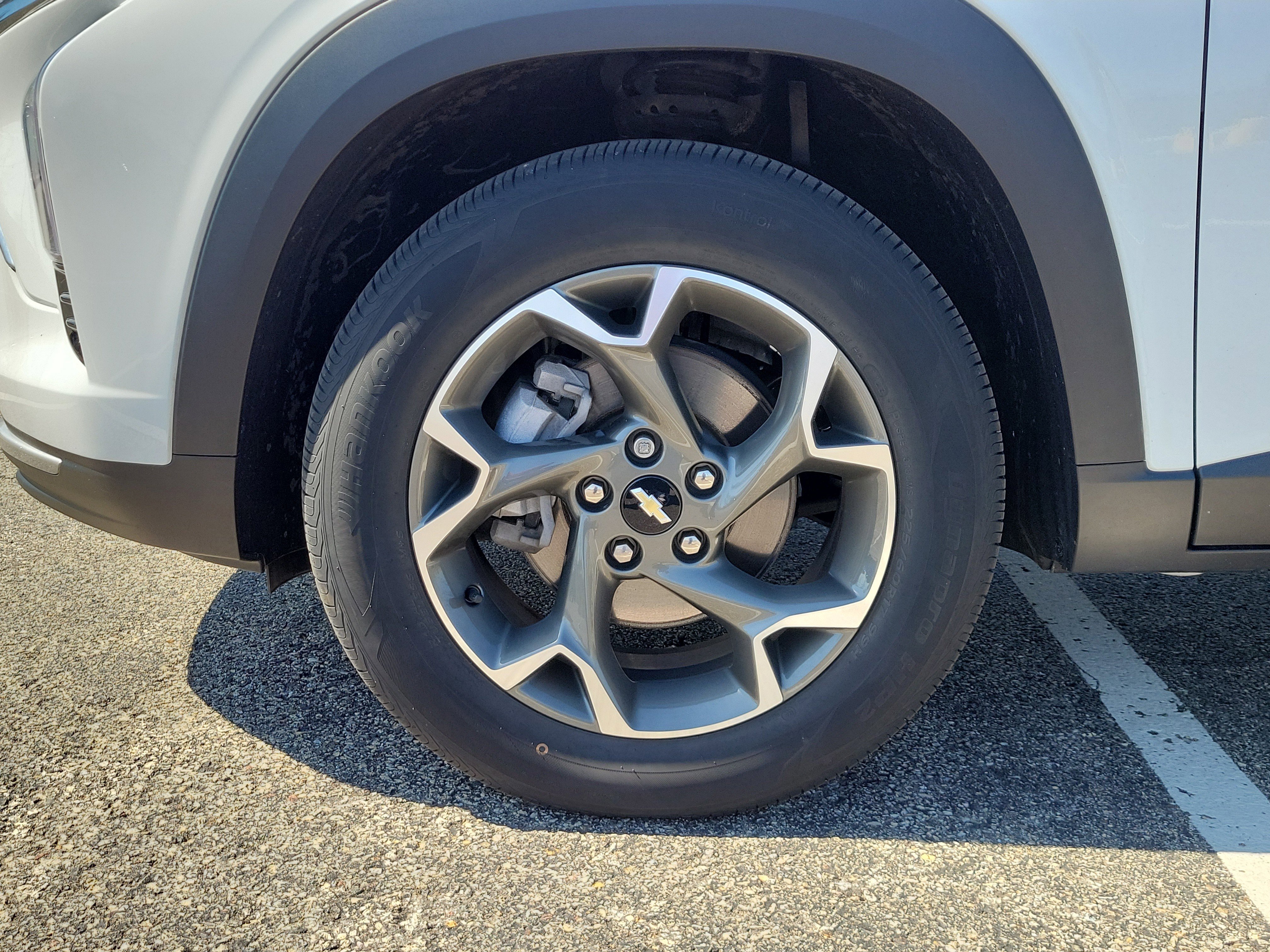 Used 2024 Chevrolet Trax LT w/ Driver Confidence Package FWD image 5