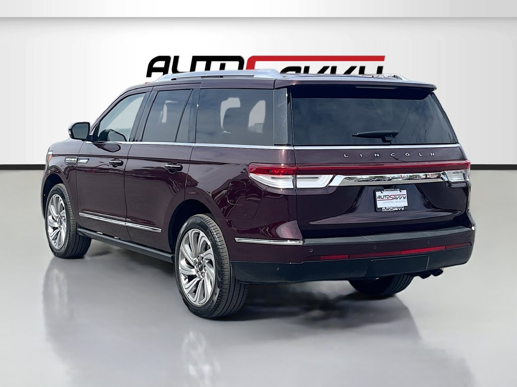 Used 2024 Lincoln Navigator Reserve AWD/4WD image 5