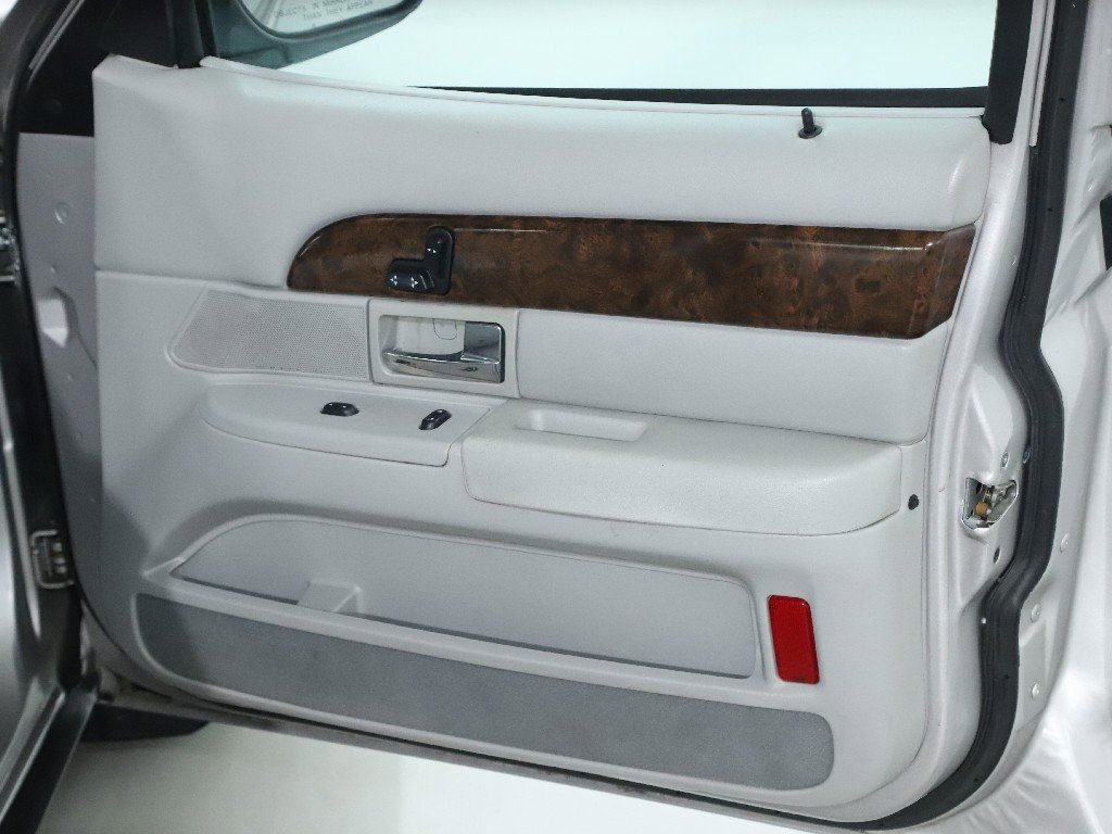 Used 2005 Mercury Grand Marquis LS image 30