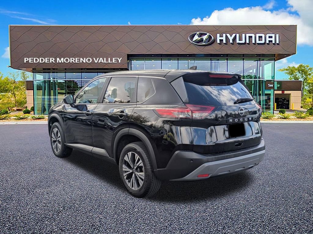 Used 2023 Nissan Rogue SV image 5