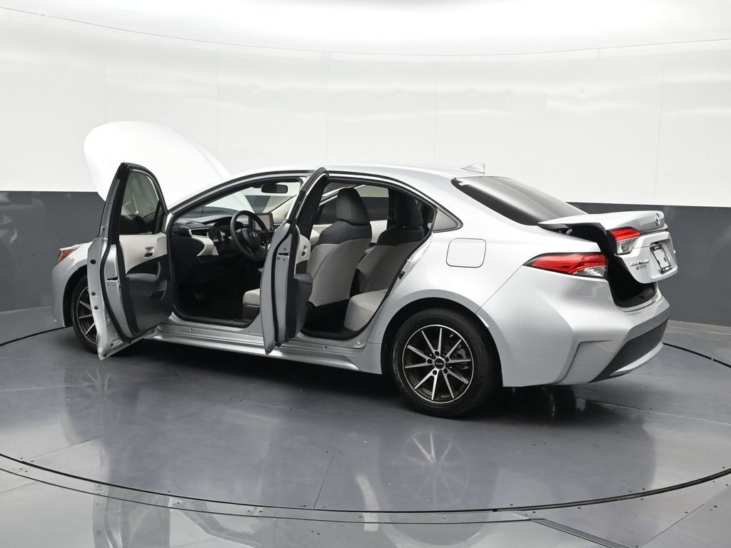 Used 2022 Toyota Corolla LE FWD image 34